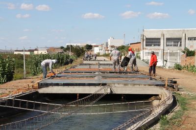 Irrigantes de Canindé fazem mutirões de limpeza durante obras no Perímetro