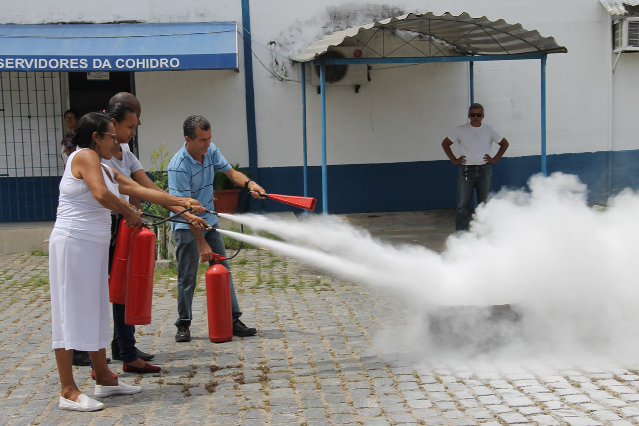 Cipeiros da Cohidro têm palestra e treinamento sobre controle de incêndios