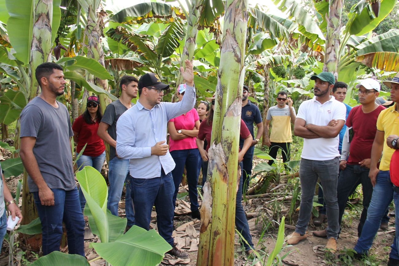 Perímetro irrigado de Lagarto recebe visita de estudantes de Agronomia da Bahia