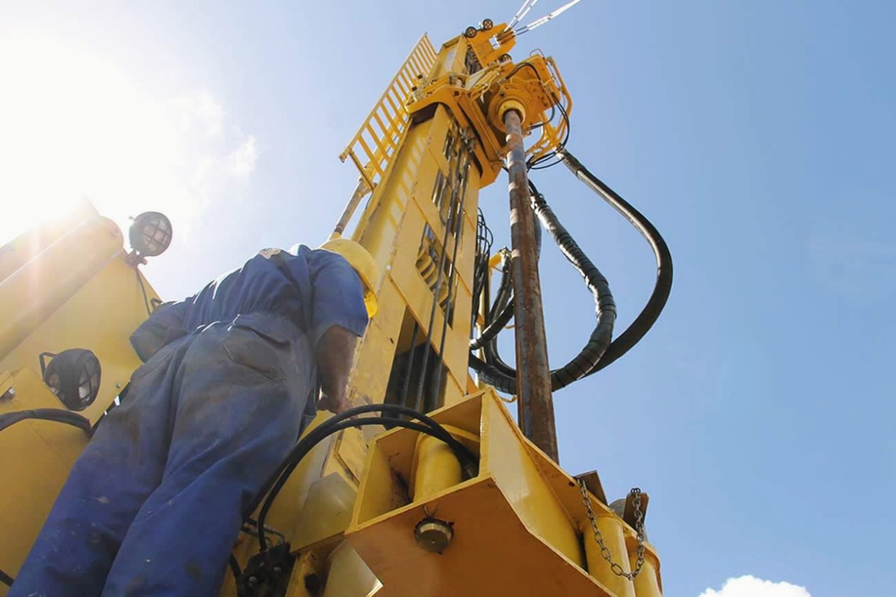 [vídeo] Cohidro perfura poço em povoado Saquinho, em Poço Verde