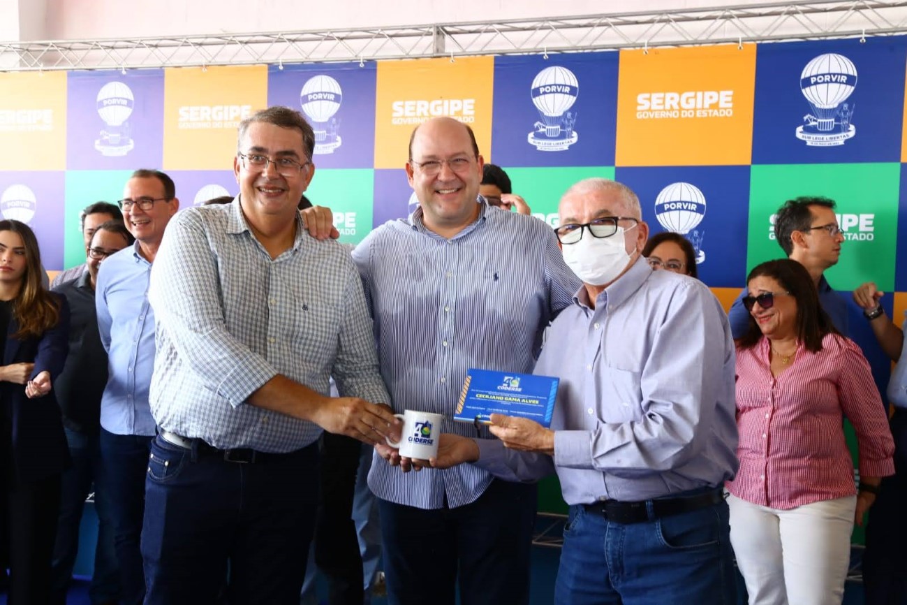 [galeria de fotos] Funcionários, ex-presidentes e autoridades foram homenageadas nos 40 anos da Coderse