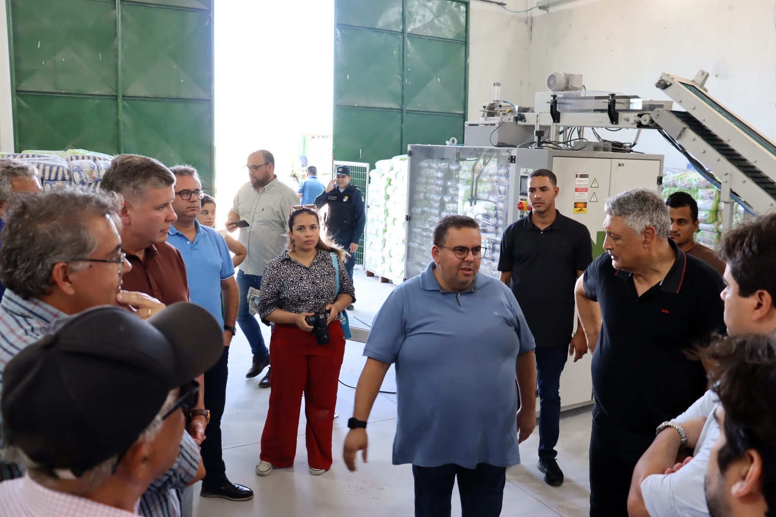 Visita a planta industrial da Cooperativa Agropecuária de Ilha das Flores que faz o beneficiamento e venda do arroz produzido em Sergipe