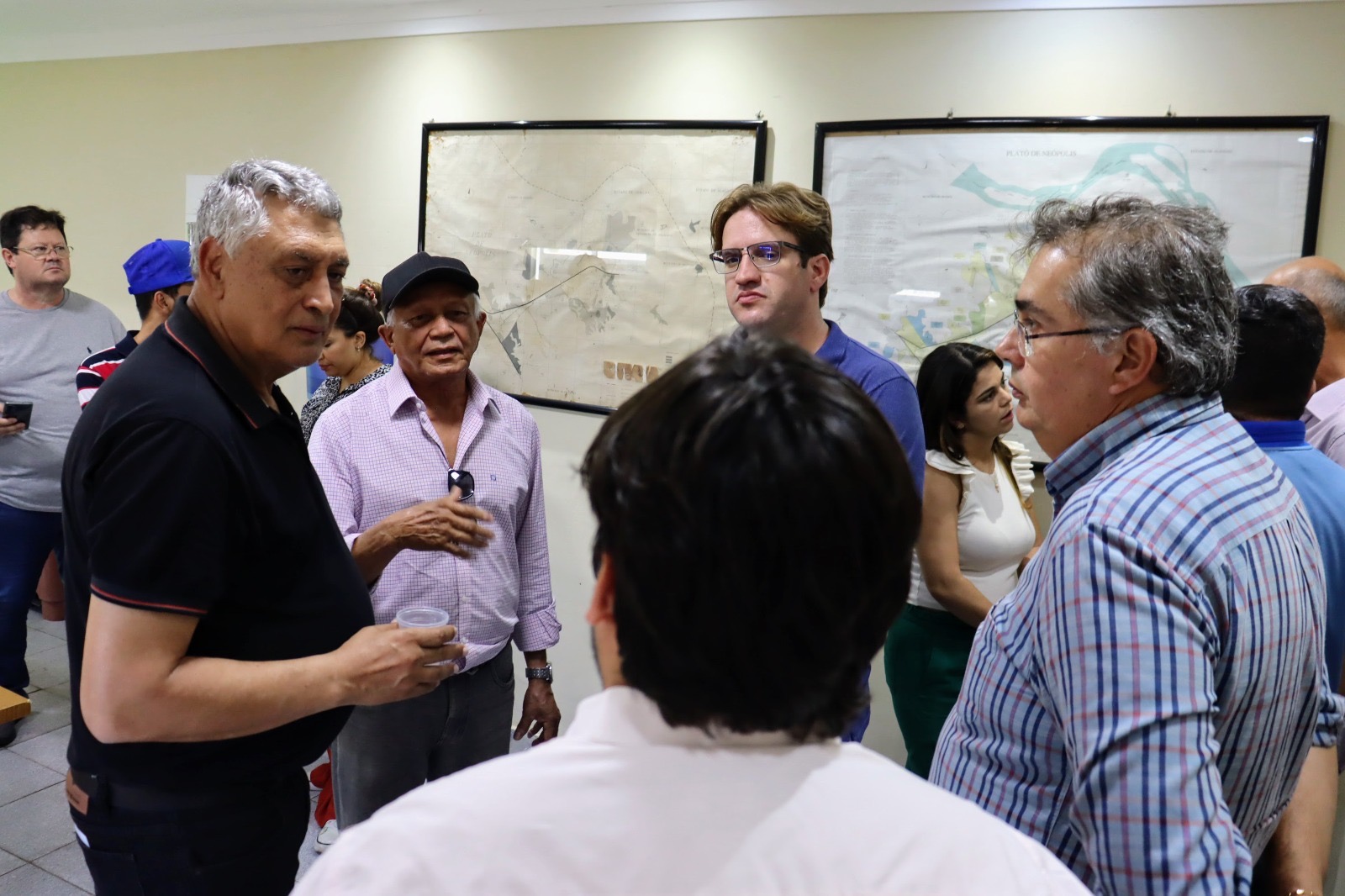 Deputados visitam a sede da Associação dos Concessionários do Platô de Neópolis (Ascondir)