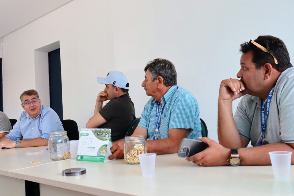 Coderse buscou a opinião dos produtores de leite de de Poço Redondo para definir traçado da Adutora do Leite / Foto: Fernando Augusto/Ascom Coderse