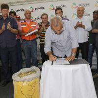 Jackson Barreto assinou nos dois municípios termo de adesão estadual ao programa, assegurando contrapartida do aporte financeiro para a nova safra 2017/2018 - Fotos: Jorge Henrique/ASN