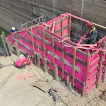 Estrutura em concreto que protege as comportas de captação de água, foram refeitas com a baixa da barragem do Jacarecica I - Foto Ascom-Cohidro