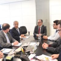 O governador Jackson Barreto reuniu-se na manhã desta quarta-feira, 31, com o diretor de obras hídricas do Ministério da Integração, Marcelo Pereira Borges / Fotos: Roque Sá