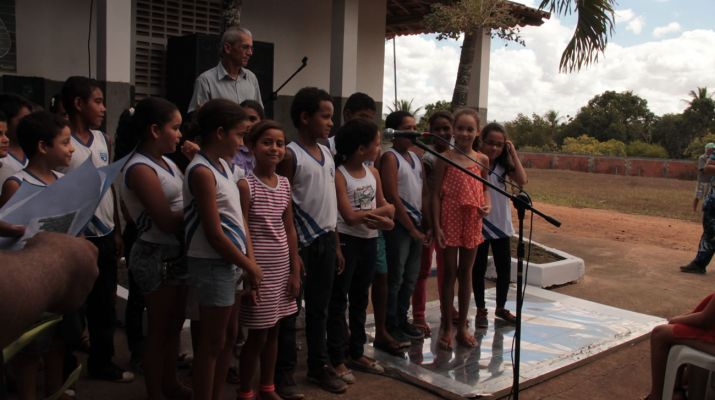 Apresentação das crianças da Escola Municipal Monsenhor Jason Barbosa Coelho