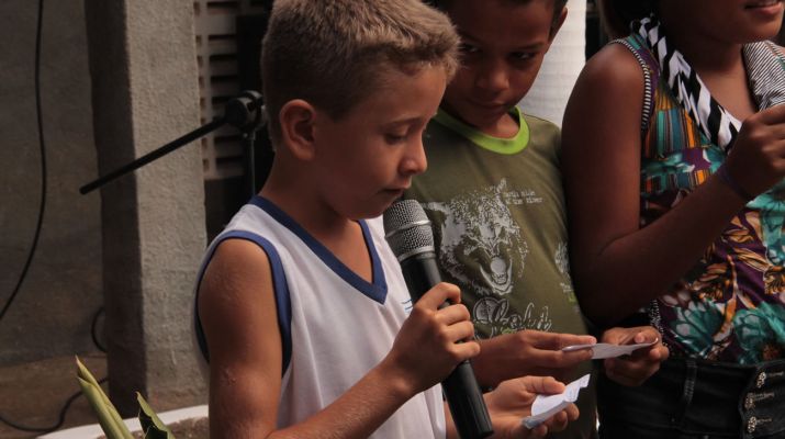 Apresentação das crianças da Escola Municipal Monsenhor Jason Barbosa Coelho