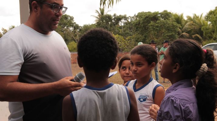 Apresentação das crianças da Escola Municipal Monsenhor Jason Barbosa Coelho
