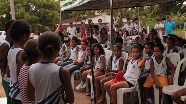 Apresentação das crianças da Escola Municipal Monsenhor Jason Barbosa Coelho