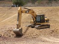 Máquinas trabalham na barragem do Povoado Alagadiço, em Frei Paulo