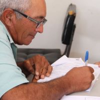 João Benigno vai começar uma criação de galinha de capoeira para postura