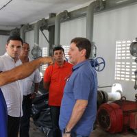 Felizola pôde conhecer a estrutura reformada na EB2 do Piauí, que só aguarda a chegada das bombas novas, via Proinveste