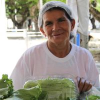 Quitéria é irrigante em Canindé e produz hortaliças orgânicas, frangos e ovos caipiras