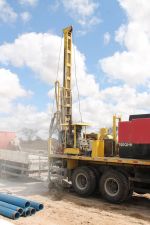 Perfuratriz trabalha até 250m de profundidade