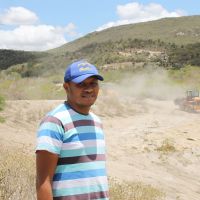 Sandro da Serra da Guia diz que a barragem da localidade serve para o consumo dos animais e consumo doméstico - Foto Fernando Augusto (Ascom/Cohidro)