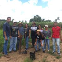 Produtor João Pacheco é acostumado a receber turmas de estudantes em seu lote orgânico - foto arquivo pessoal