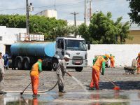 Varrição, capinagem e limpeza da área da Ceasa e feira semanal - foto Fernando Augusto (Ascom Cohidro)