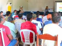 Cursos e palestras sobre uso de agrotóxicos e EPIs nos perímetros irrigados.
Foto: Ascom/Cohidro