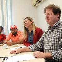 O presidente Carlos Melo informa que está em processo licitatório a compra de bombas e tubulações para poços - Foto Fernando Augusto (Ascom Cohidro)